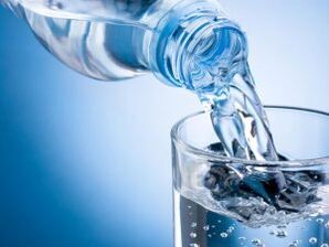 Jei sergate podagra, reikia padidinti geriamojo vandens kiekį. 